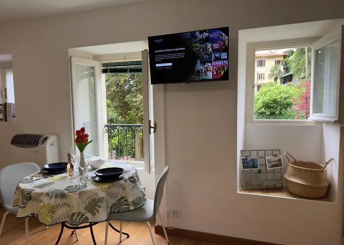 Sussurro Del - A Due Passi Dal Traghetto Tremezzo